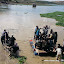 سوريا - حماه - حلفايا - 12-05-2013 - الجيش الحر خلال مساعدة و حماية المدنيين على النزوح هربا من قصف كتائب الاسد - تصوير - سامر الحموي (35).jpg